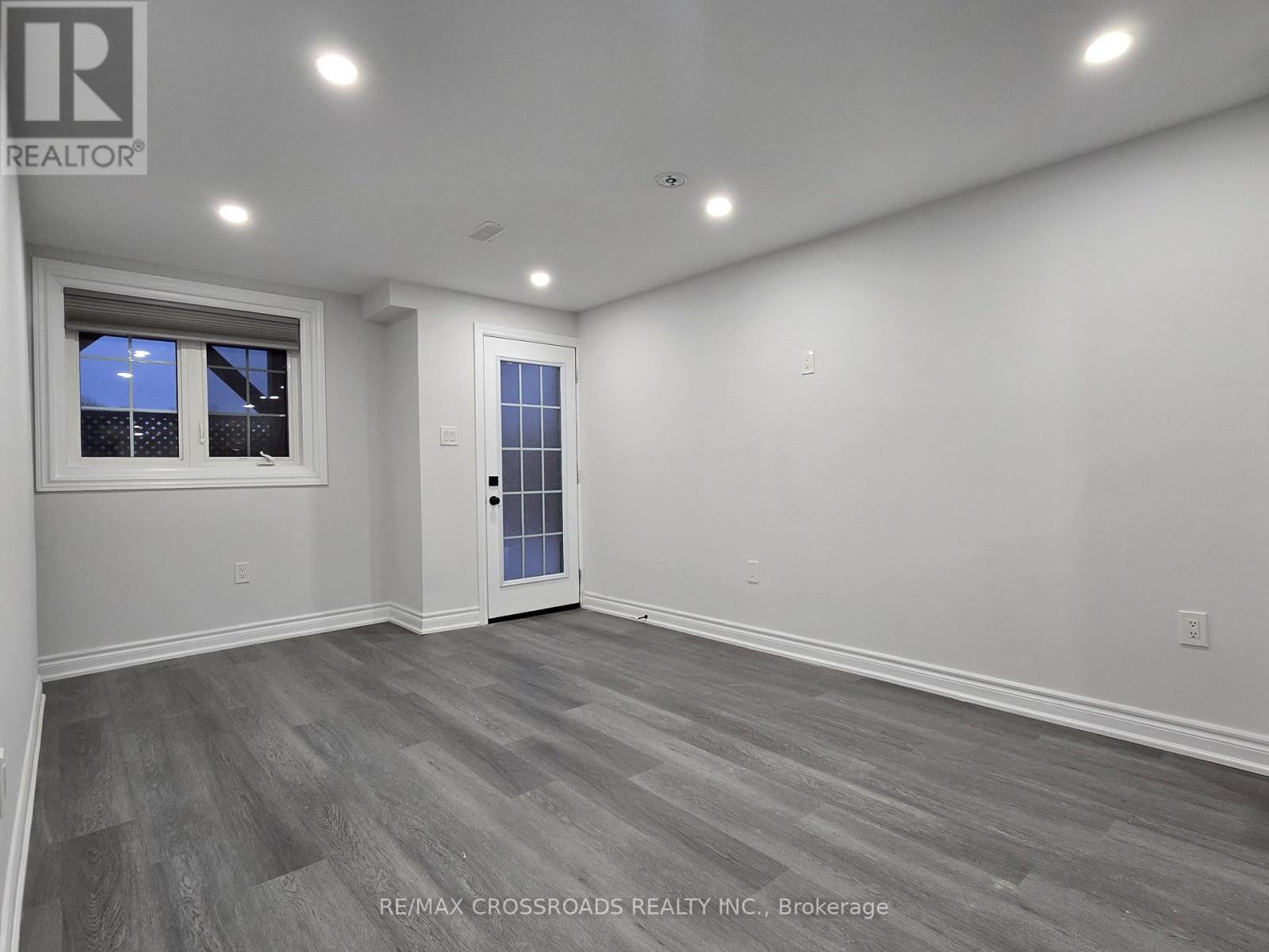 Lower/bsmt - 3265 Turnstone Boulevard, Pickering, Ontario  L1X 0N2 - Photo 9 - E12729000