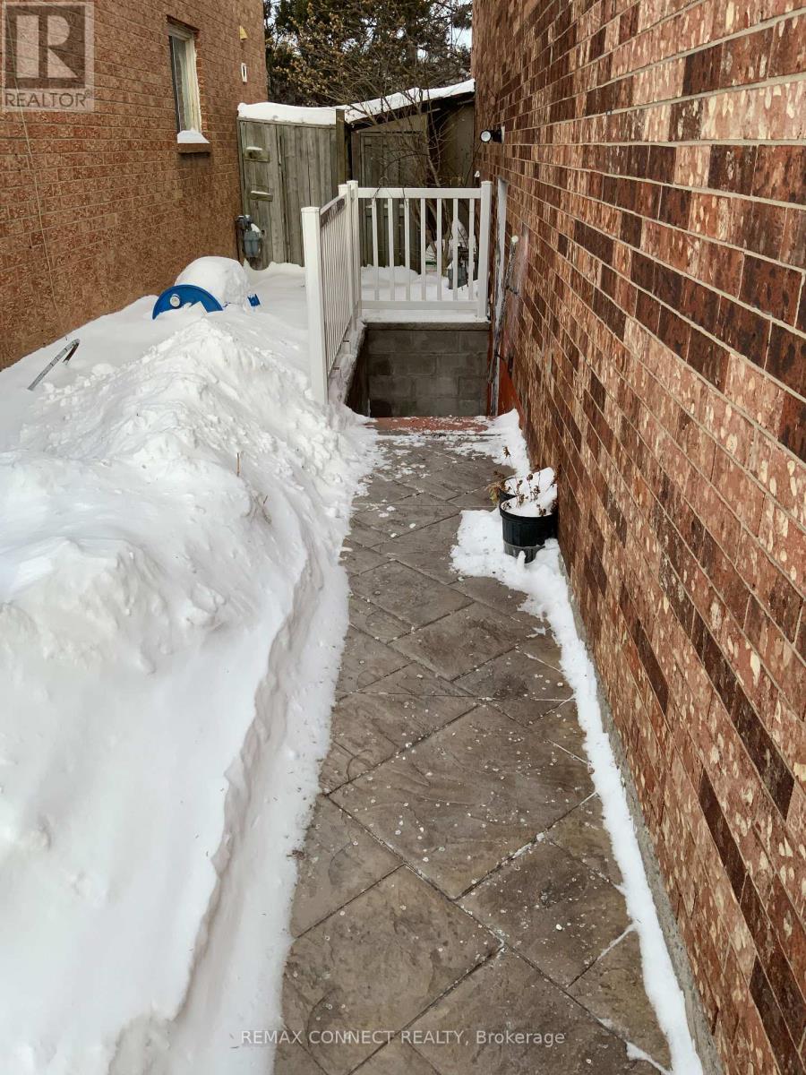 Lower - 73 Carisbrooke Square, Toronto, Ontario  M1B 4M6 - Photo 2 - E12729070