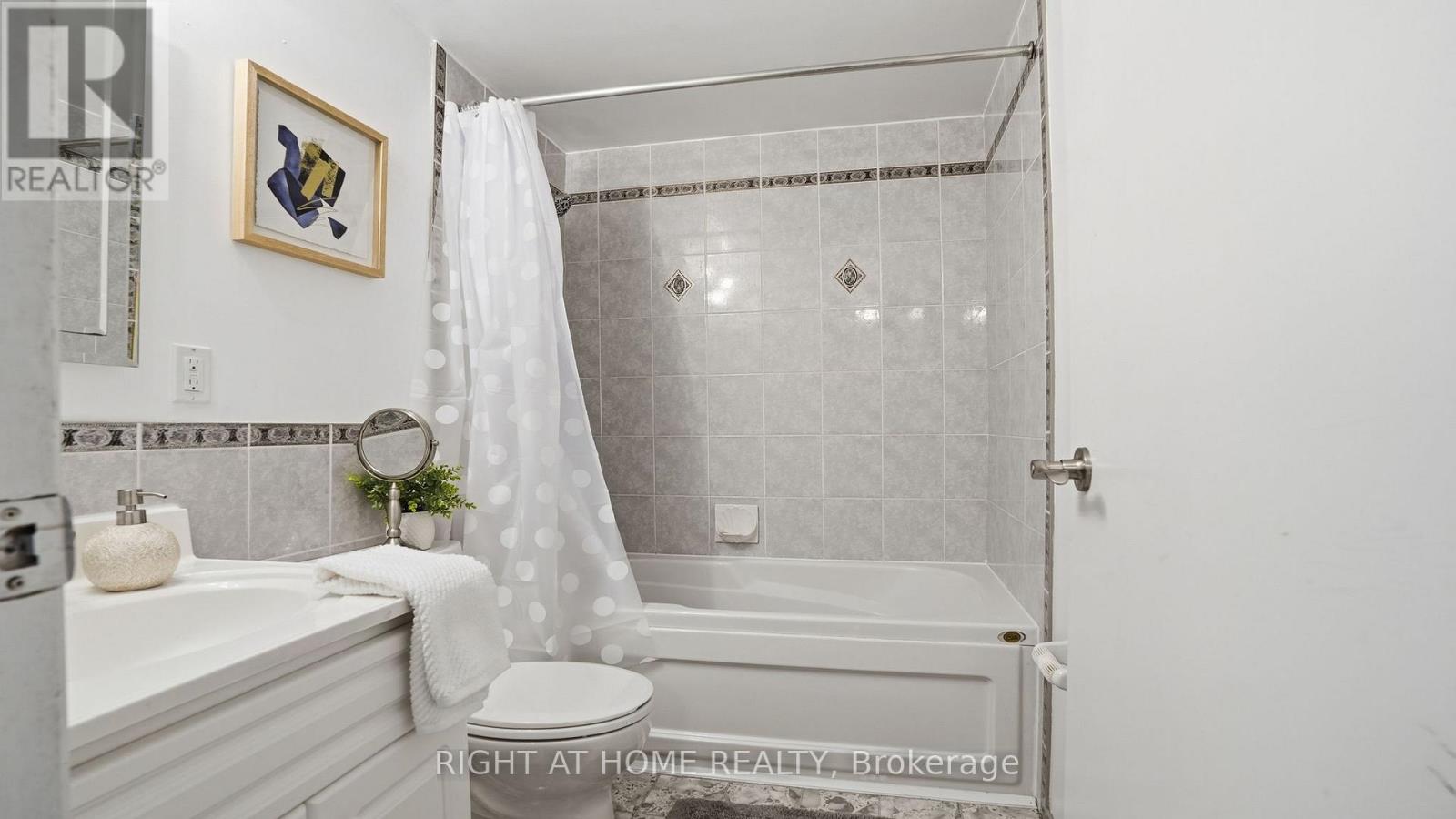 408 Camelot Court, Oshawa, Ontario  L1G 6P7 - Photo 17 - E12729098