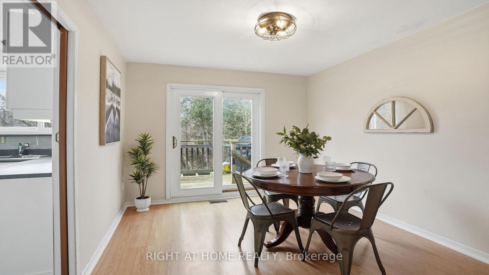 408 Camelot Court, Oshawa, Ontario  L1G 6P7 - Photo 6 - E12729098