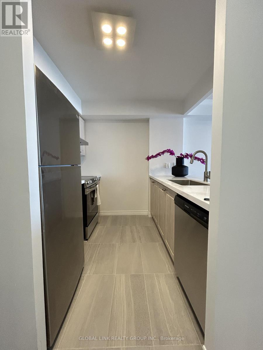 1206 - 399 South Park Road Nw, Markham, Ontario  L3T 7W6 - Photo 3 - N12728976