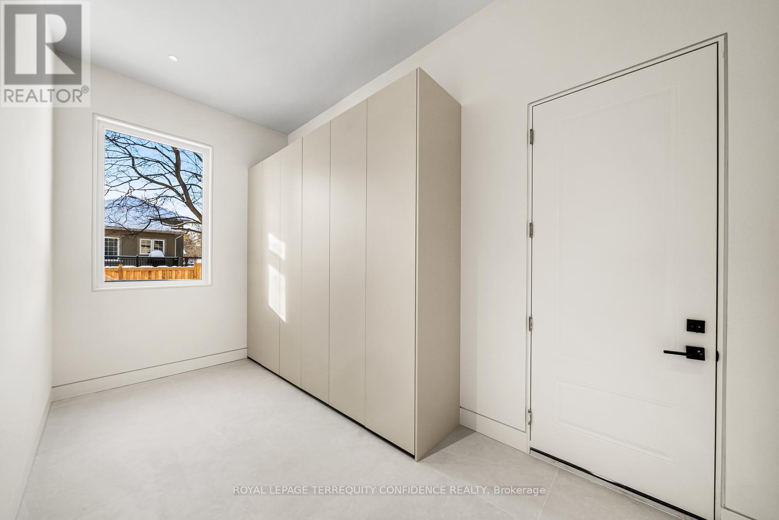 281 Kerrybrook Drive, Richmond Hill, Ontario  L4C 3R2 - Photo 12 - N12729020