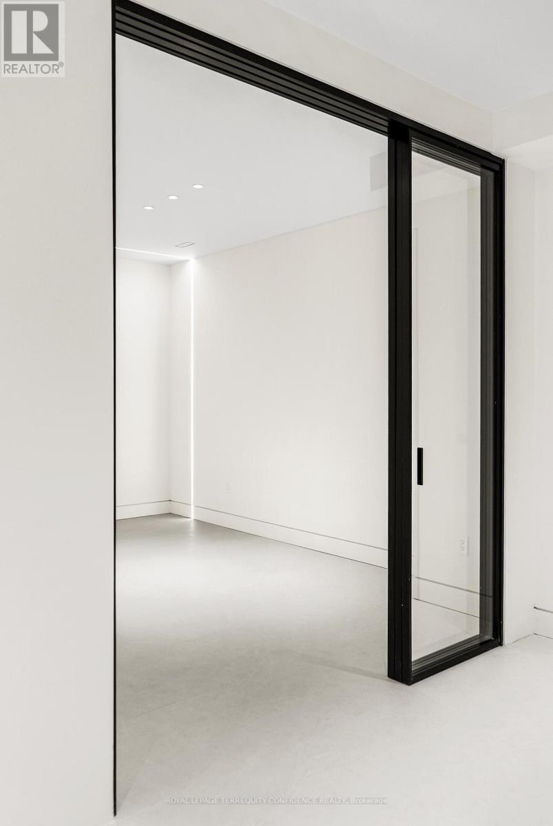 281 Kerrybrook Drive, Richmond Hill, Ontario  L4C 3R2 - Photo 41 - N12729020