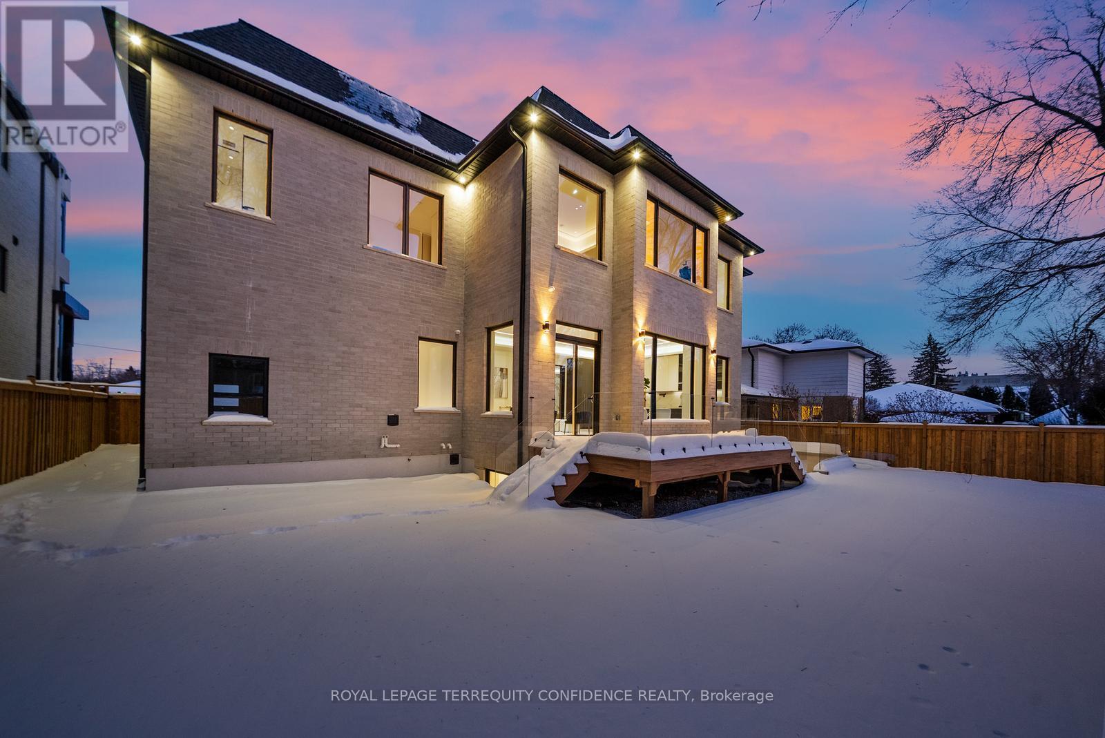 281 Kerrybrook Drive, Richmond Hill, Ontario  L4C 3R2 - Photo 50 - N12729020