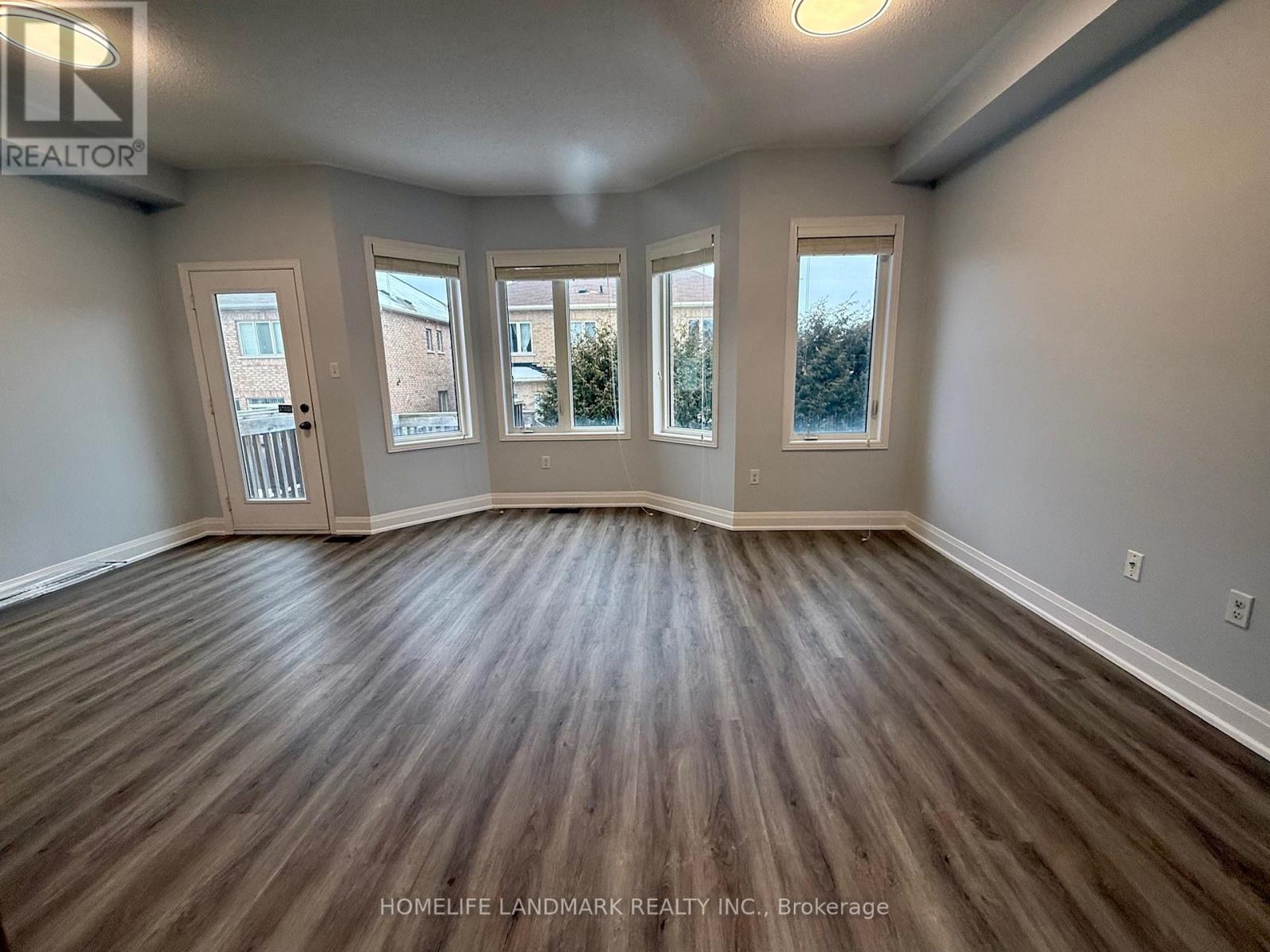 1268 Blencowe Crescent, Newmarket, Ontario  L3X 0C4 - Photo 4 - N12729046