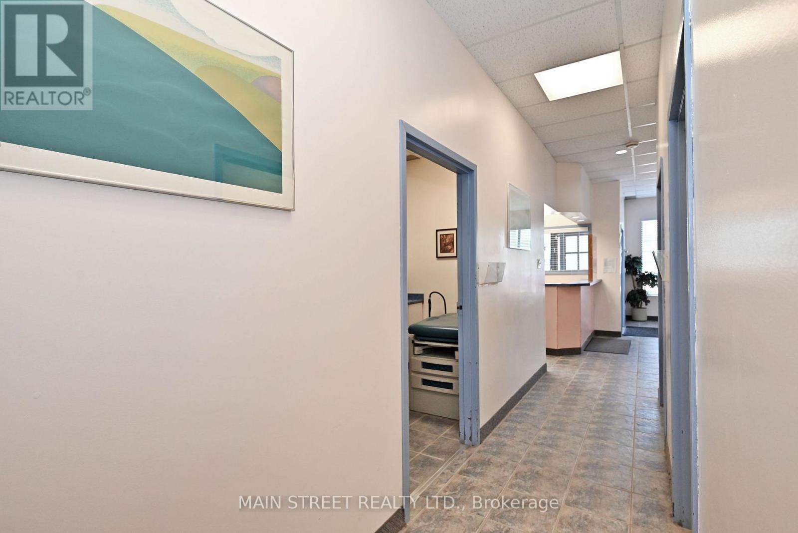 6 - 200 Davis Drive, Newmarket, Ontario  L3Y 2N4 - Photo 10 - N12729076