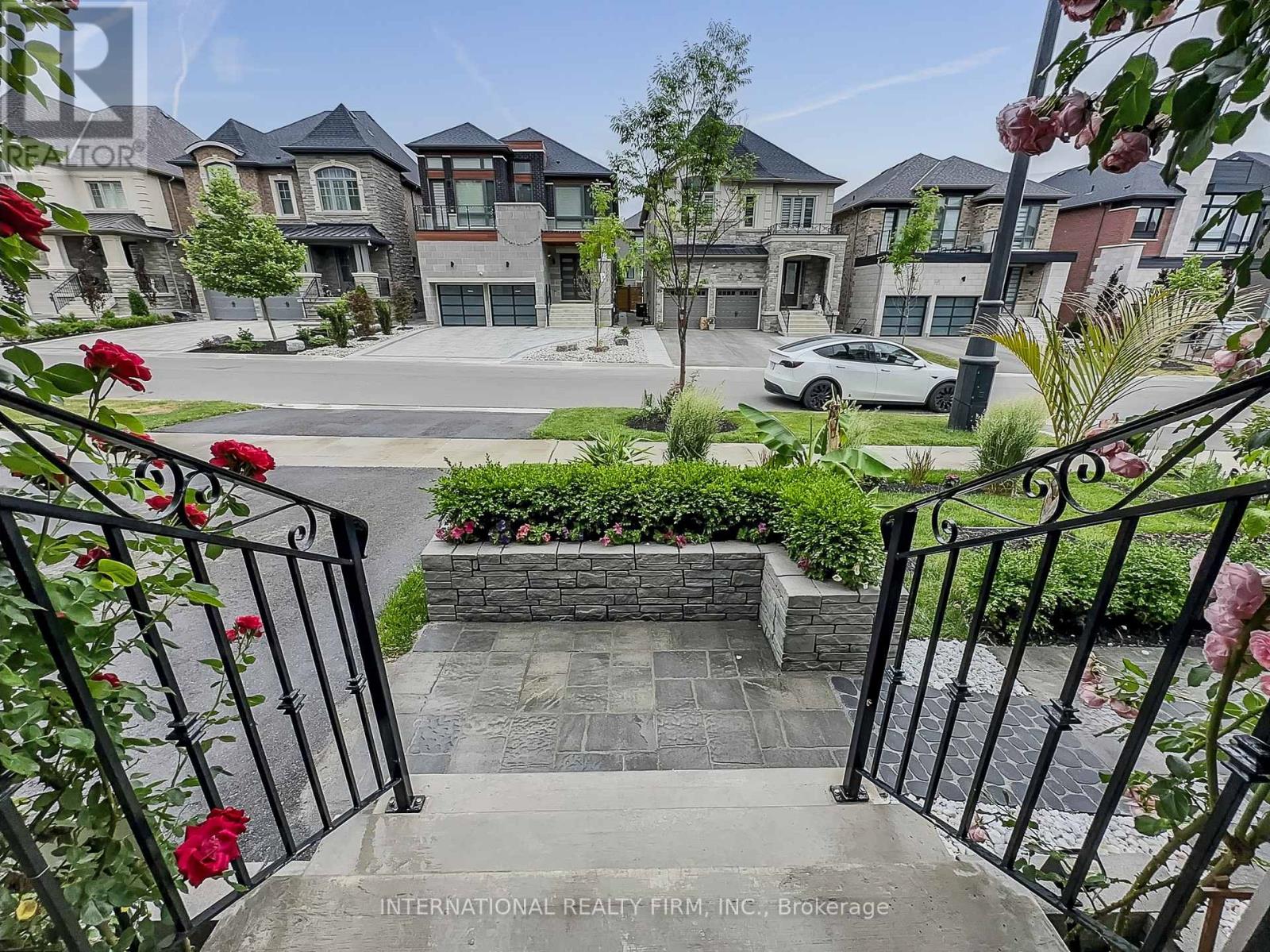 150 Cannes Avenue, Vaughan, Ontario  L4H 5A8 - Photo 5 - N12729118