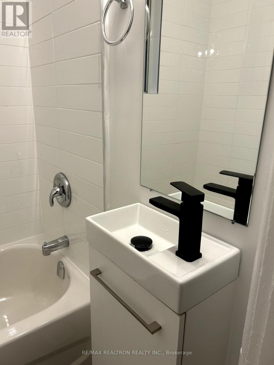 1 - 1293 Gerrard Street E, Toronto, Ontario  M4L 1Y8 - Photo 5 - E12386404