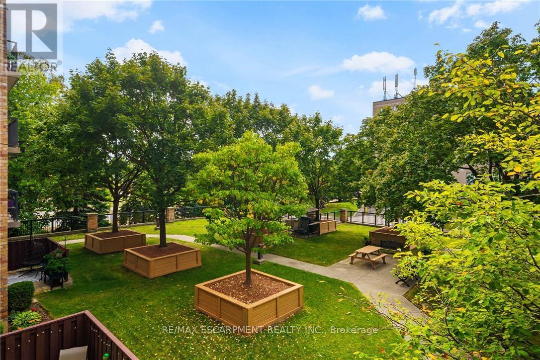 211 - 3499 Upper Middle Road, Burlington, Ontario  L7R 3X5 - Photo 2 - W12728888