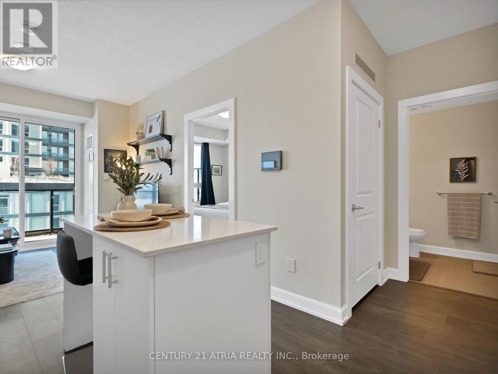 1304 - 3220 William Coltson Avenue, Oakville, Ontario  L6H 7X9 - Photo 5 - W12728920