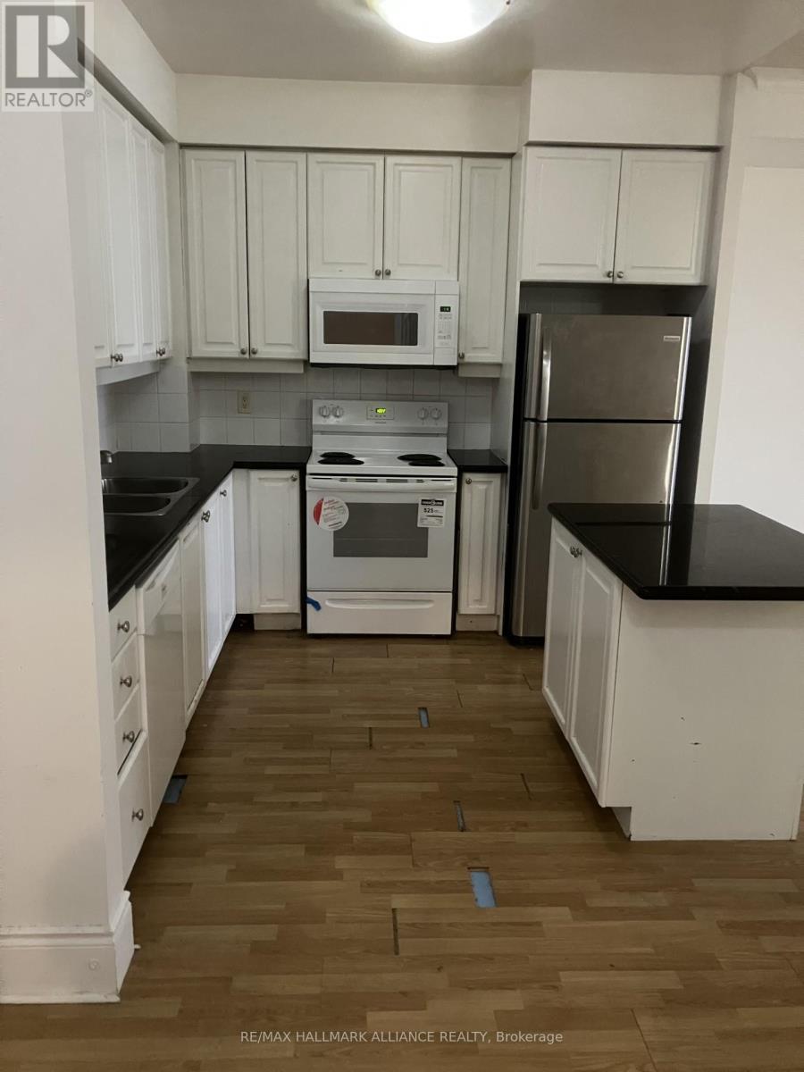 3002 - 3880 Duke Of York Blvd Boulevard, Mississauga, Ontario  L5B 4M7 - Photo 2 - W12728932