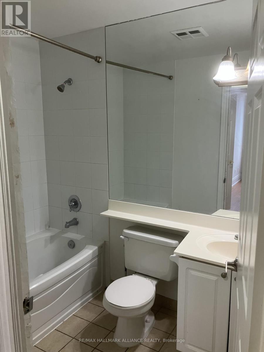 3002 - 3880 Duke Of York Blvd Boulevard, Mississauga, Ontario  L5B 4M7 - Photo 5 - W12728932