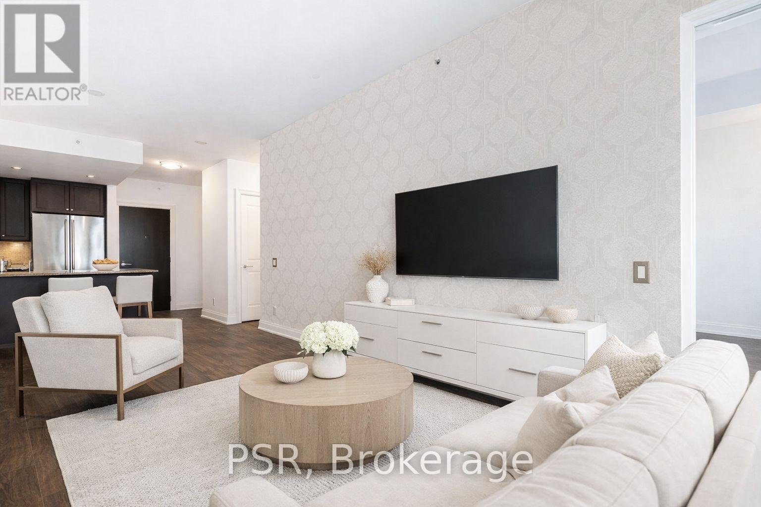 422 - 11 Bronte Road, Oakville, Ontario  L6L 0E1 - Photo 2 - W12729012