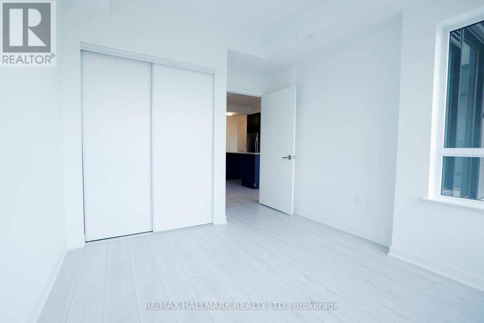 328 - 395 Dundas Street, Oakville, Ontario  L6M 5R8 - Photo 6 - W12729018