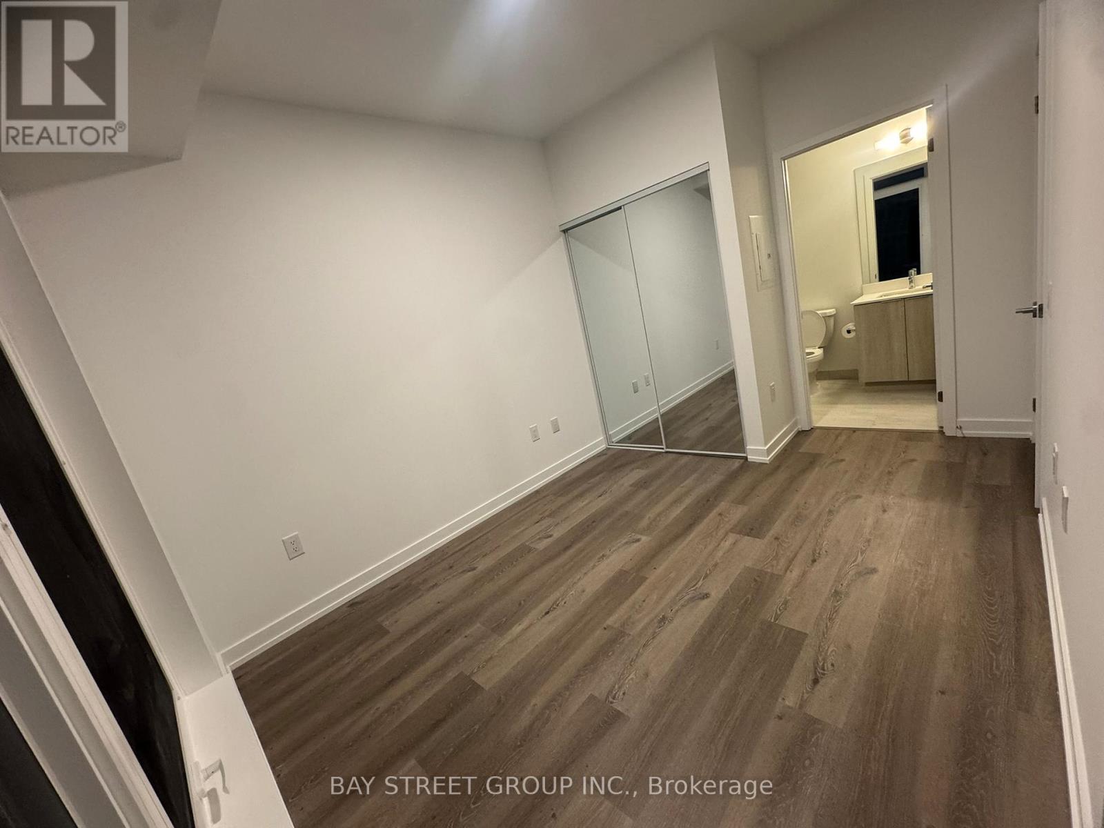 2504 - 395 Square One Drive, Mississauga, Ontario  L5B 0P6 - Photo 10 - W12729074