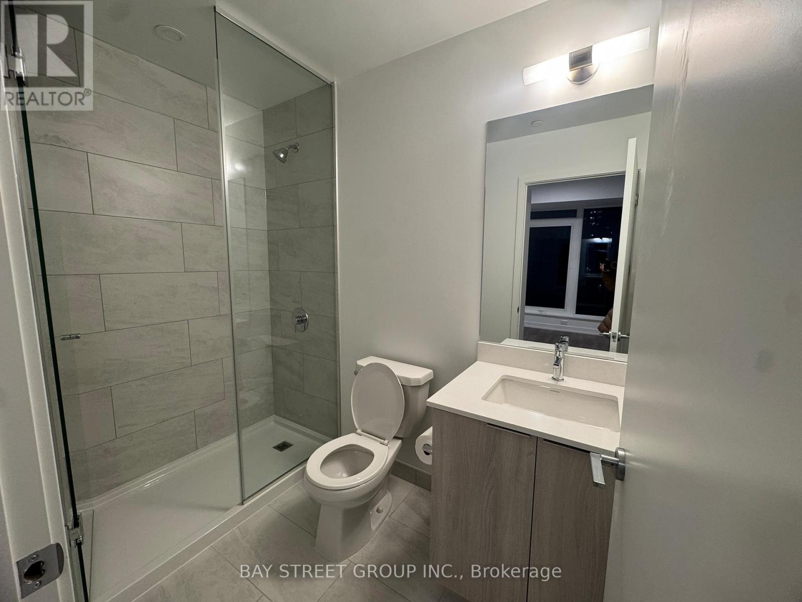 2504 - 395 Square One Drive, Mississauga, Ontario  L5B 0P6 - Photo 12 - W12729074