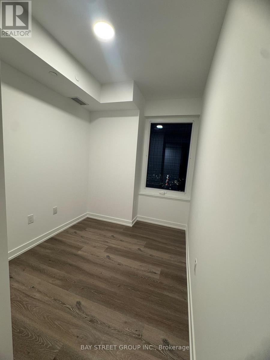 2504 - 395 Square One Drive, Mississauga, Ontario  L5B 0P6 - Photo 14 - W12729074