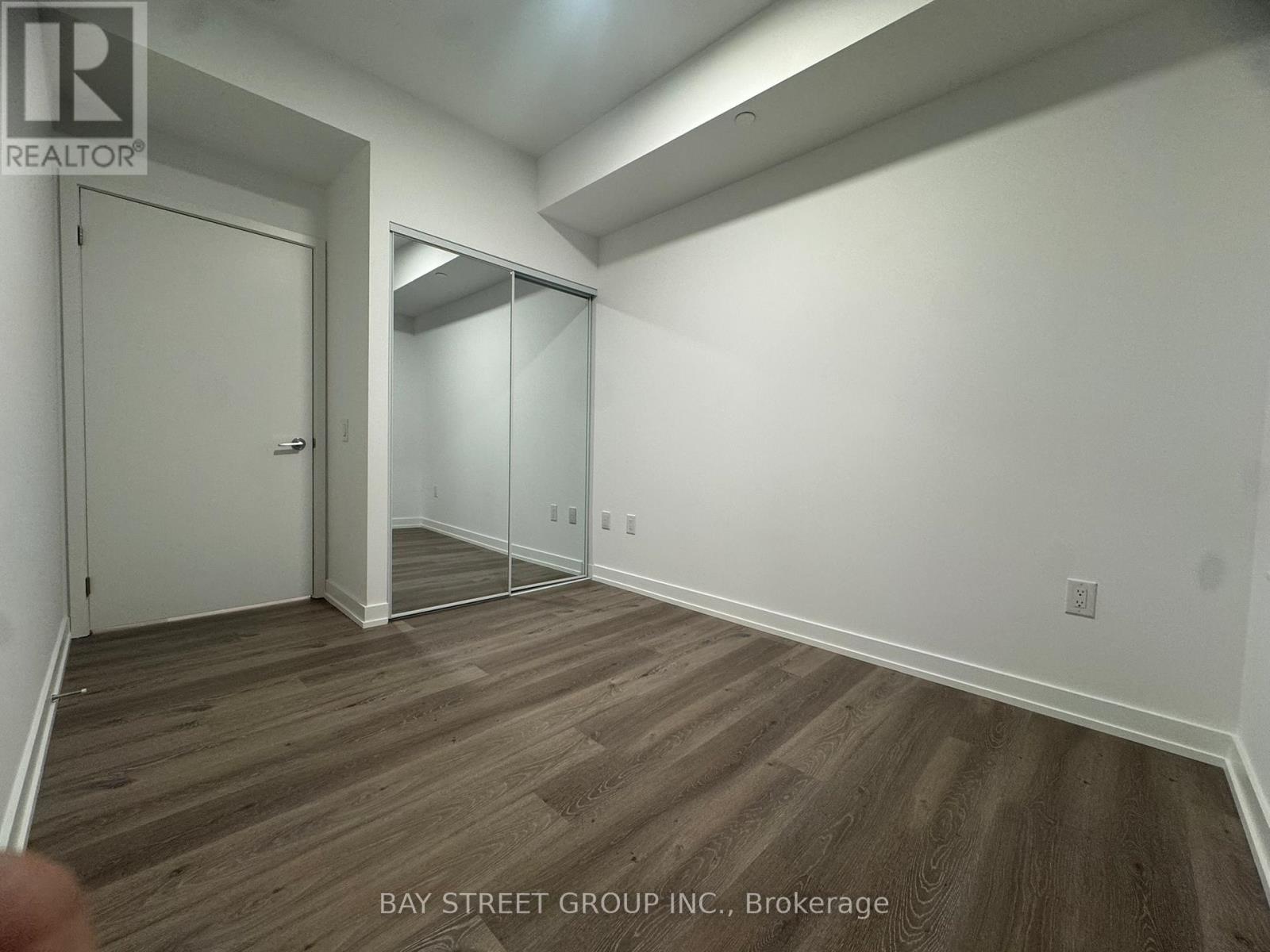 2504 - 395 Square One Drive, Mississauga, Ontario  L5B 0P6 - Photo 17 - W12729074