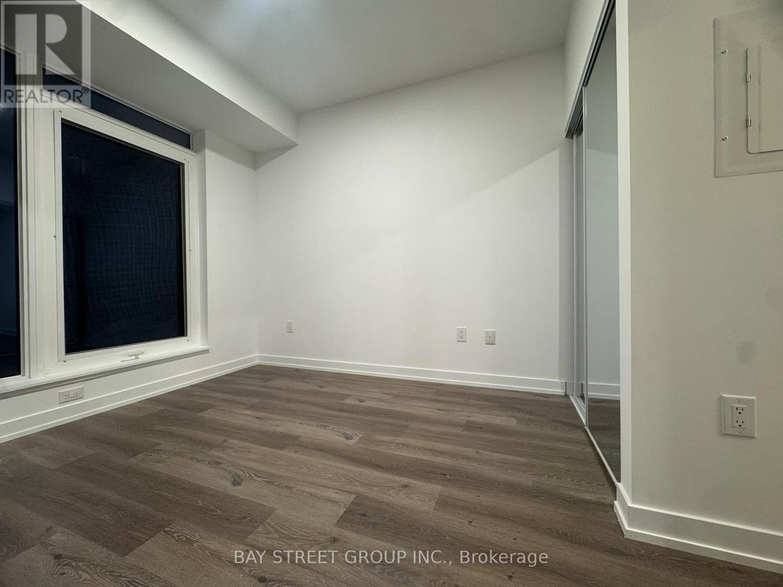 2504 - 395 Square One Drive, Mississauga, Ontario  L5B 0P6 - Photo 8 - W12729074