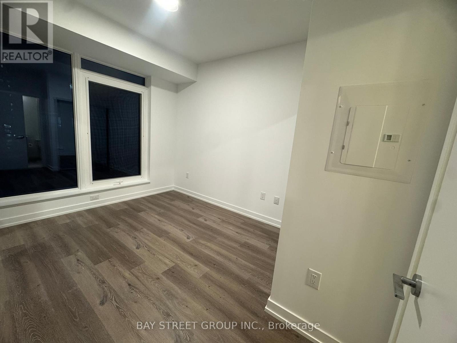 2504 - 395 Square One Drive, Mississauga, Ontario  L5B 0P6 - Photo 9 - W12729074