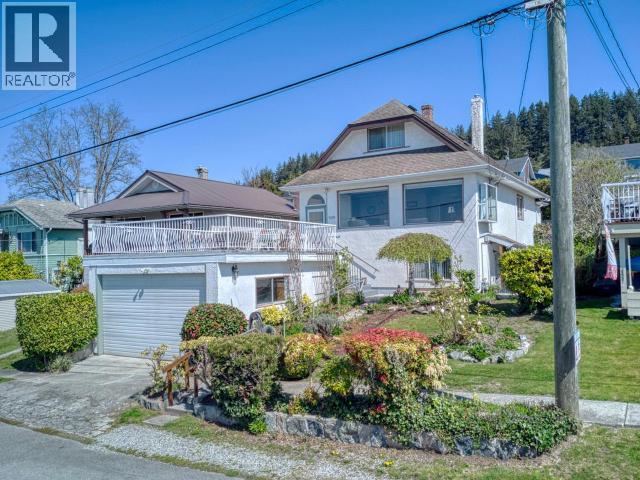 5438 LABURNUM AVE, Powell River, British Columbia