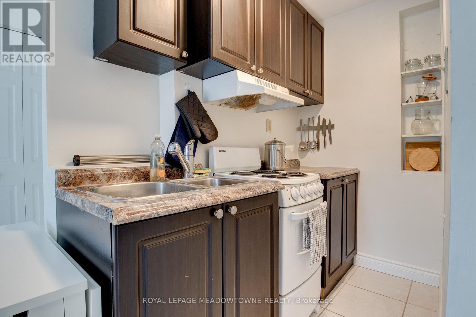 205 Liverpool Street, Guelph, Ontario  N1H 2L6 - Photo 11 - X12728944