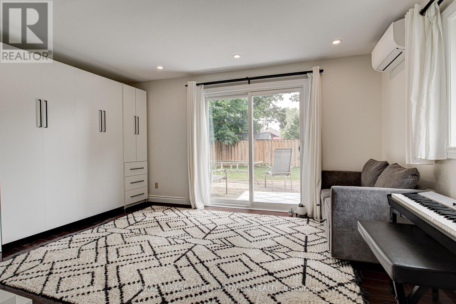 205 Liverpool Street, Guelph, Ontario  N1H 2L6 - Photo 4 - X12728944