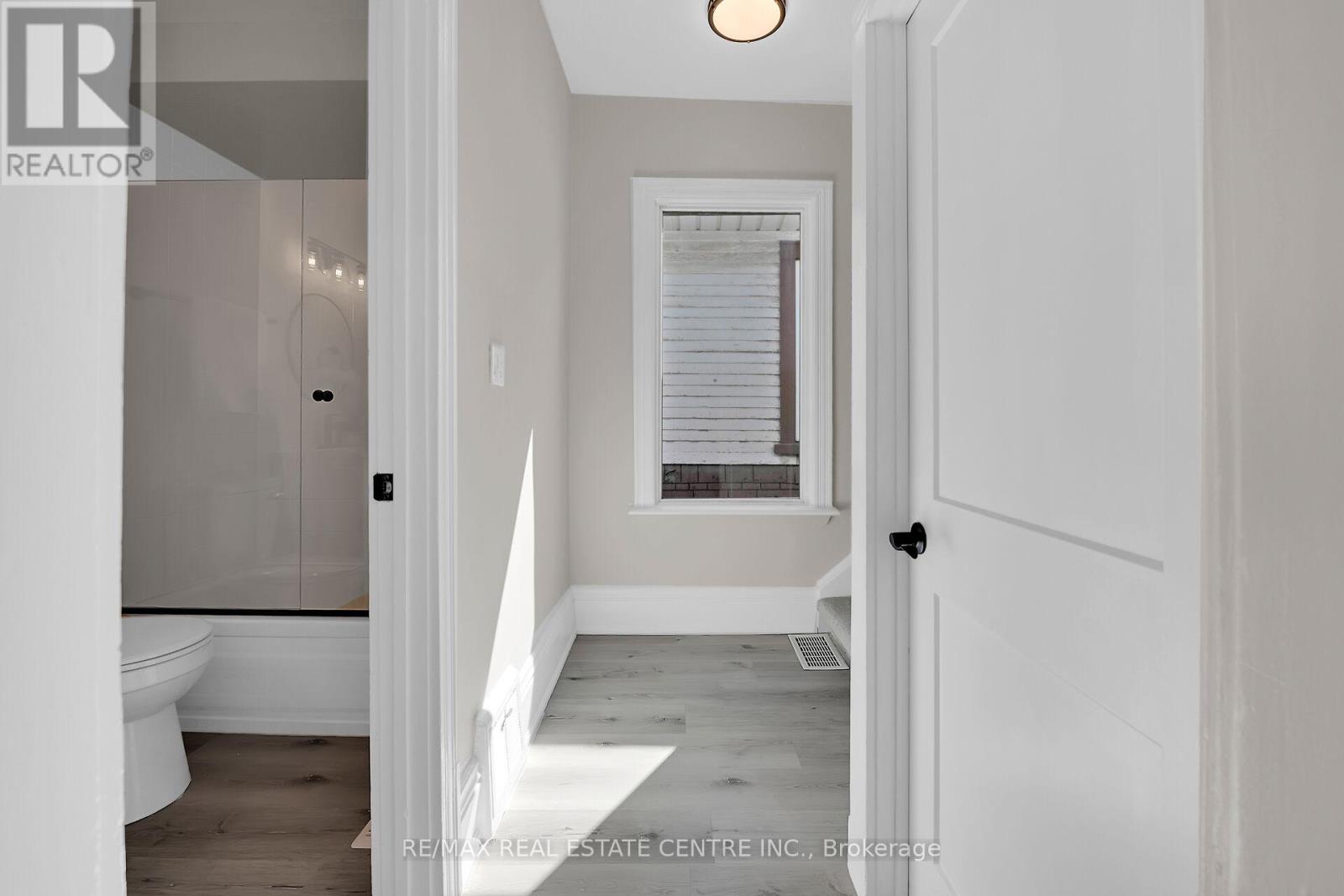 70 Robins Avenue, Hamilton, Ontario  L8H 4N4 - Photo 13 - X12728952