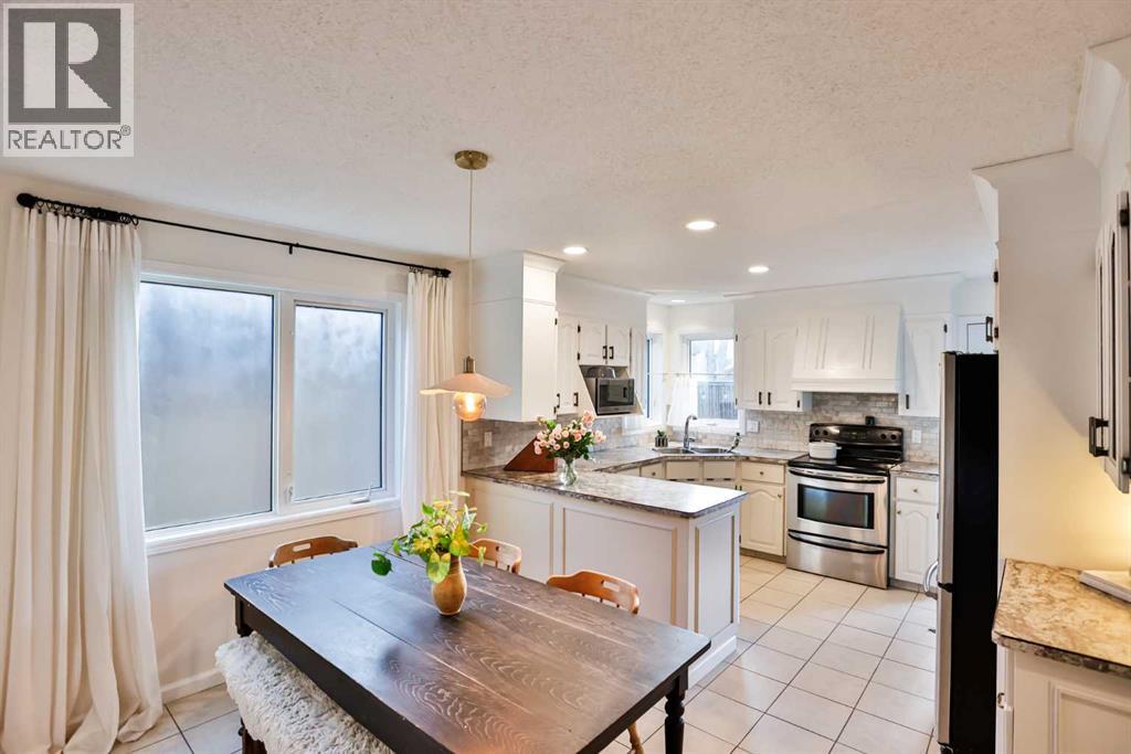 70 Sherwood Boulevard W, Lethbridge, Alberta  T1K 6E9 - Photo 9 - A2279456