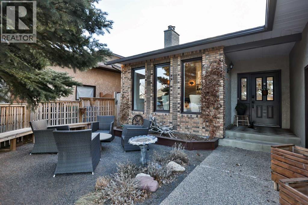 70 Sherwood Boulevard W, Lethbridge, Alberta  T1K 6E9 - Photo 2 - A2279456