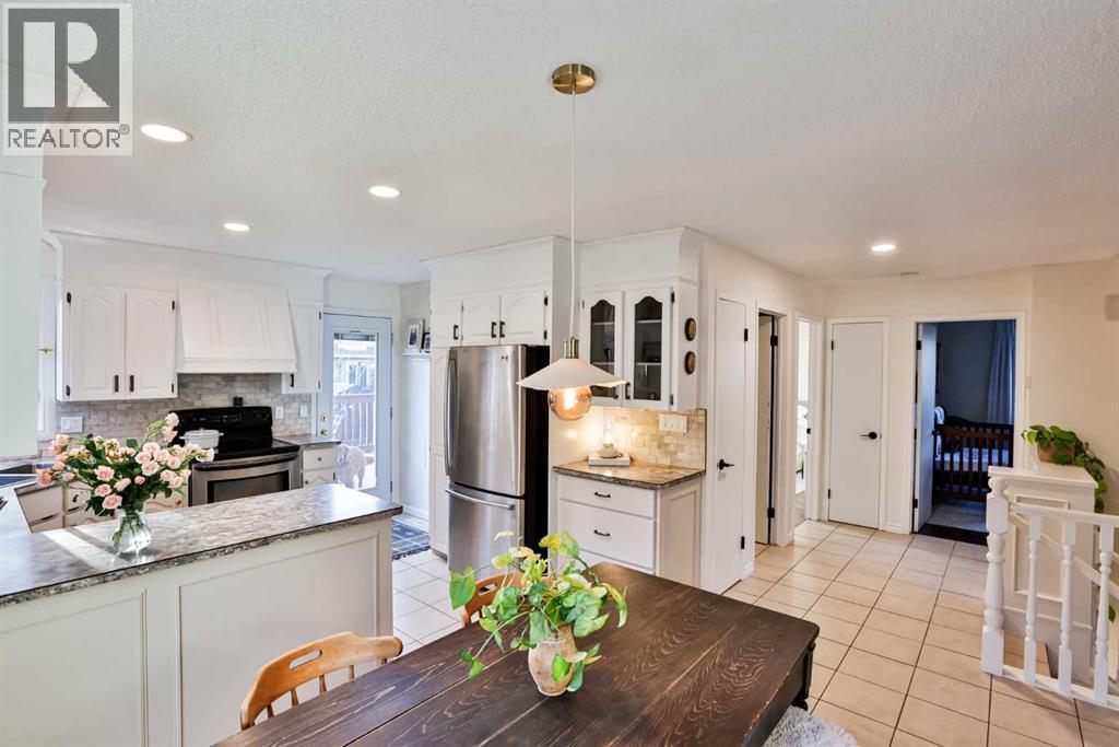 70 Sherwood Boulevard W, Lethbridge, Alberta  T1K 6E9 - Photo 13 - A2279456