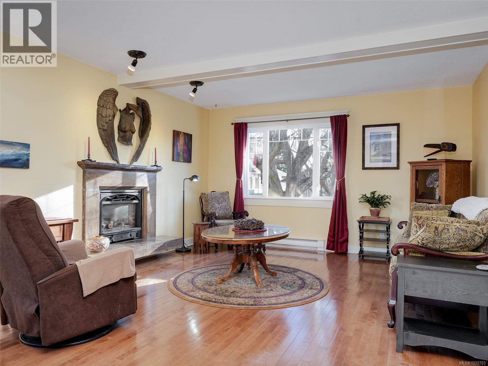 1152 Chapman St, Victoria, British Columbia  V8V 2T6 - Photo 3 - 1020703