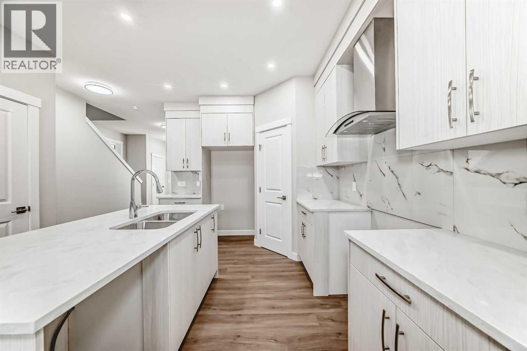 144 Belvedere Park Se, Calgary, Alberta  T2A 8A1 - Photo 4 - A2267272