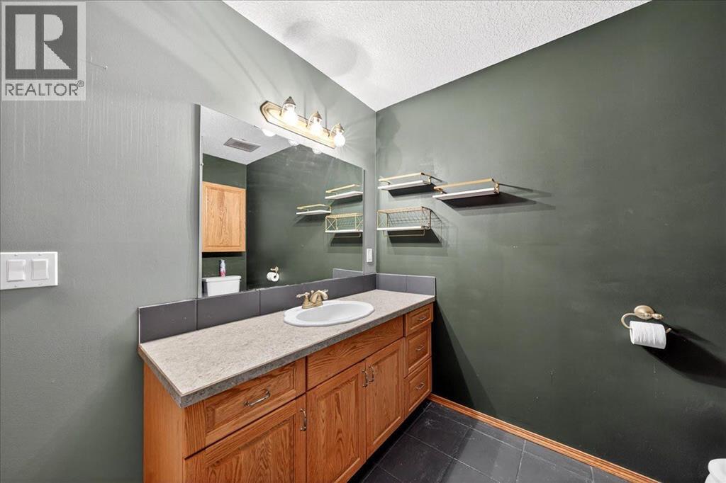 1 De Winton Ridge Road, De Winton, Alberta  T1S 4W6 - Photo 36 - A2274104