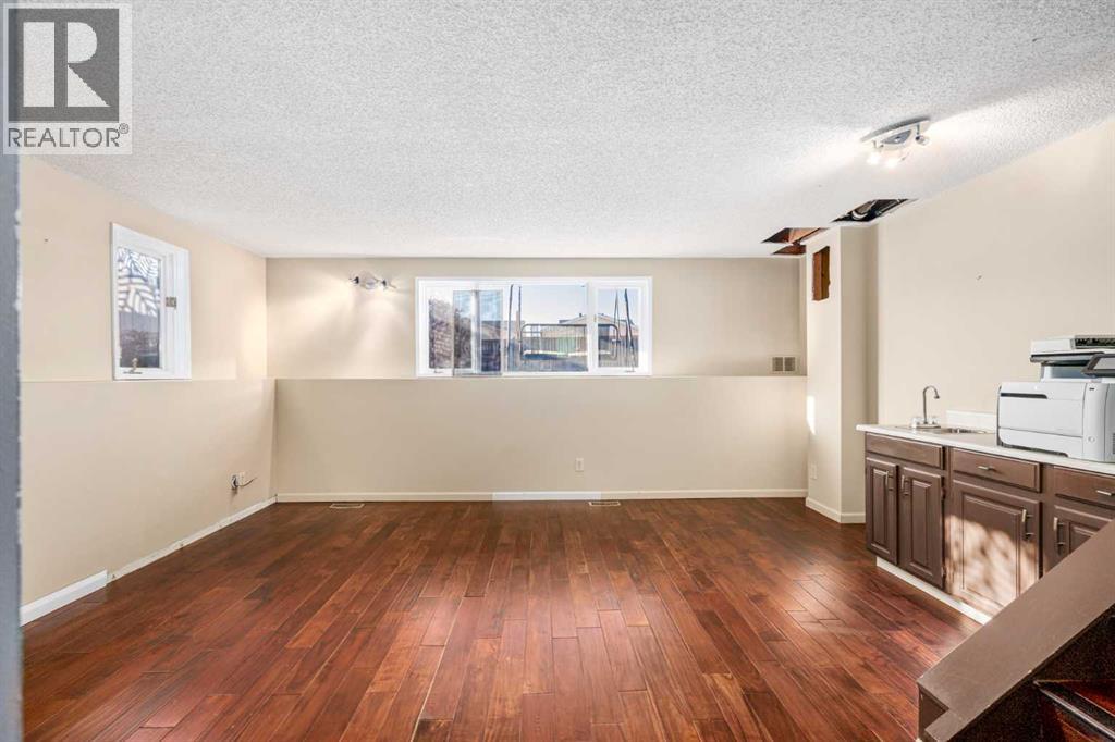 11 Woodborough Road Sw, Calgary, Alberta  T2W 5C1 - Photo 16 - A2280921