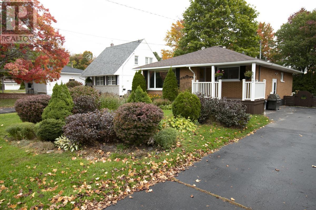 260 Shannon Rd, Sault Ste. Marie, Ontario  P6A 4K4 - Photo 2 - SM260165