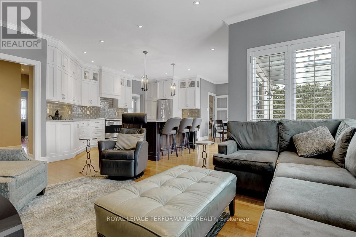 73 Shaughnessy Crescent, Ottawa, Ontario  K2K 2N1 - Photo 12 - X12729170