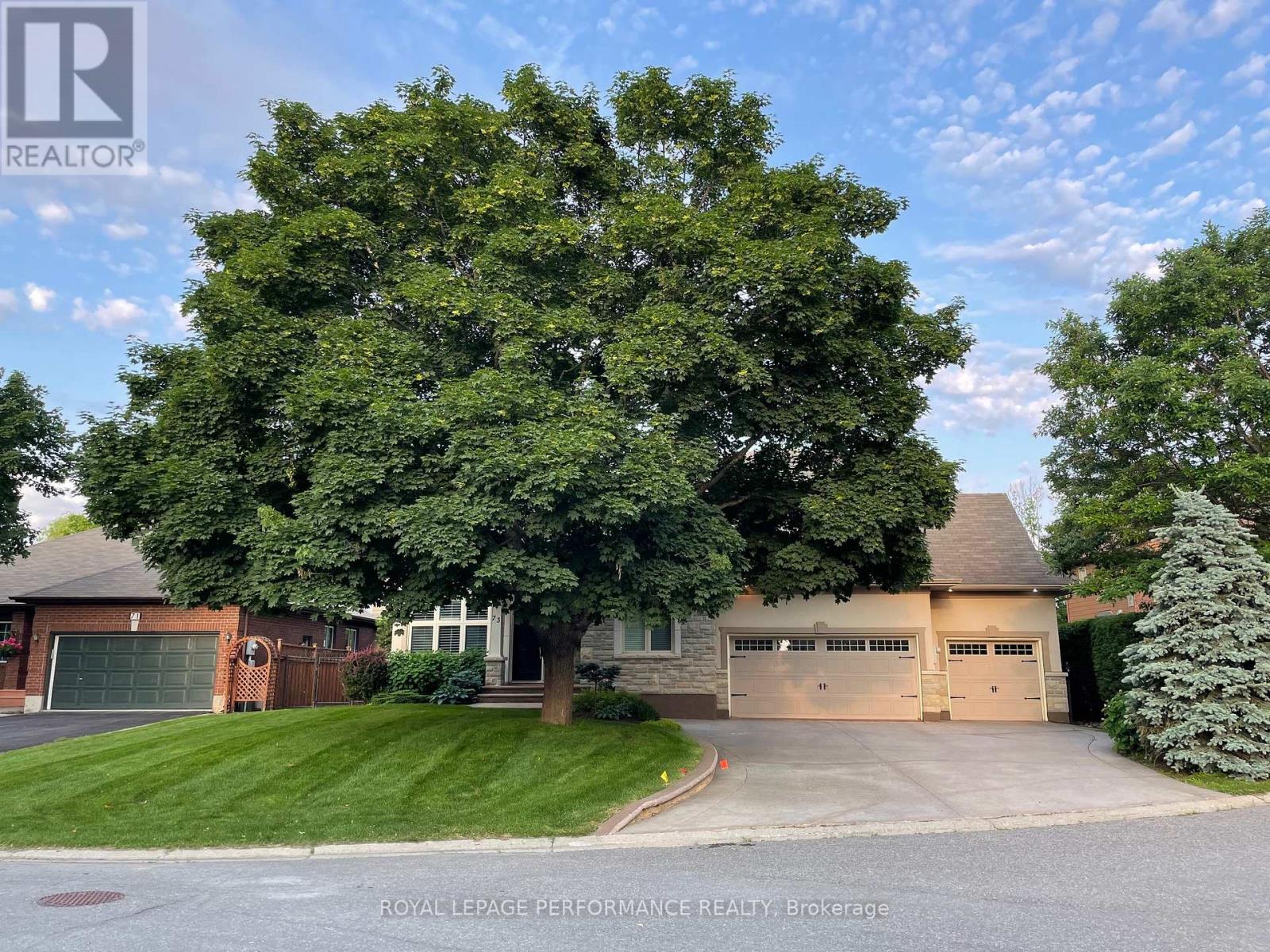 73 Shaughnessy Crescent, Ottawa, Ontario  K2K 2N1 - Photo 2 - X12729170