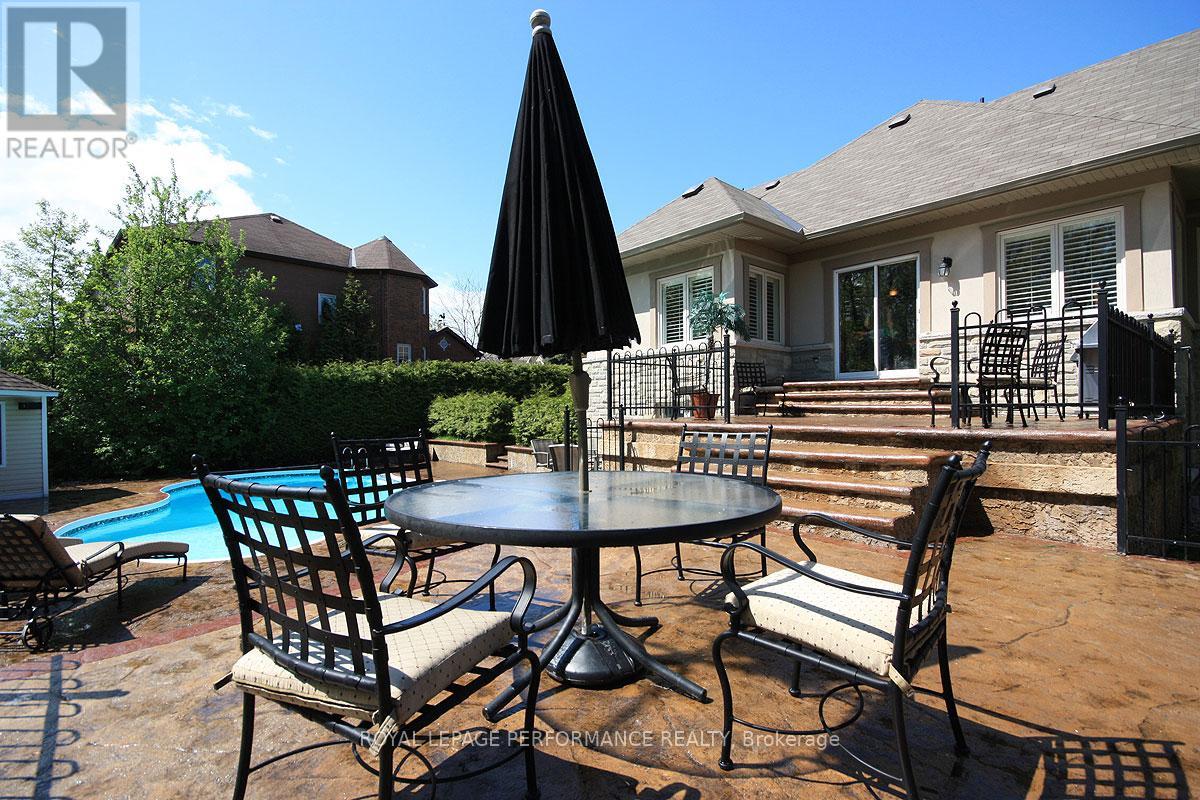 73 Shaughnessy Crescent, Ottawa, Ontario  K2K 2N1 - Photo 29 - X12729170