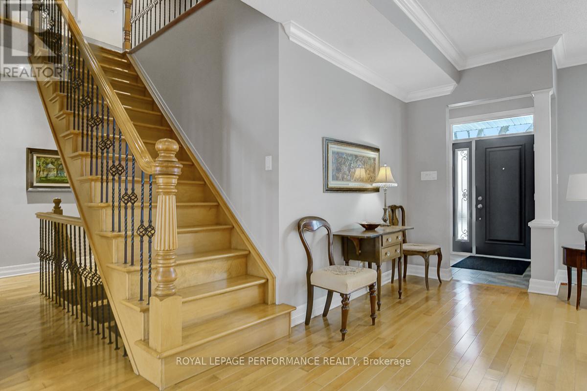 73 Shaughnessy Crescent, Ottawa, Ontario  K2K 2N1 - Photo 3 - X12729170