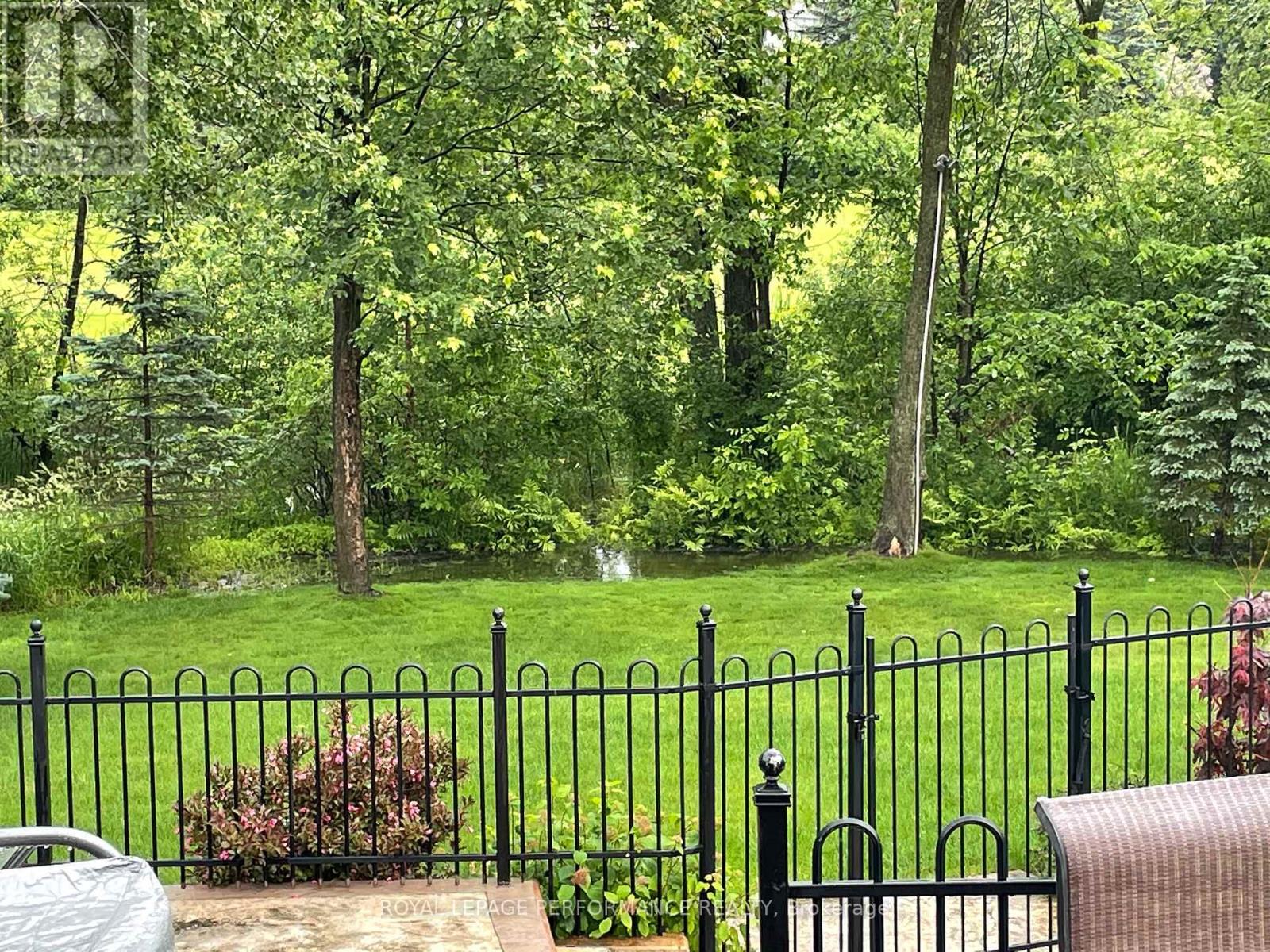 73 Shaughnessy Crescent, Ottawa, Ontario  K2K 2N1 - Photo 31 - X12729170