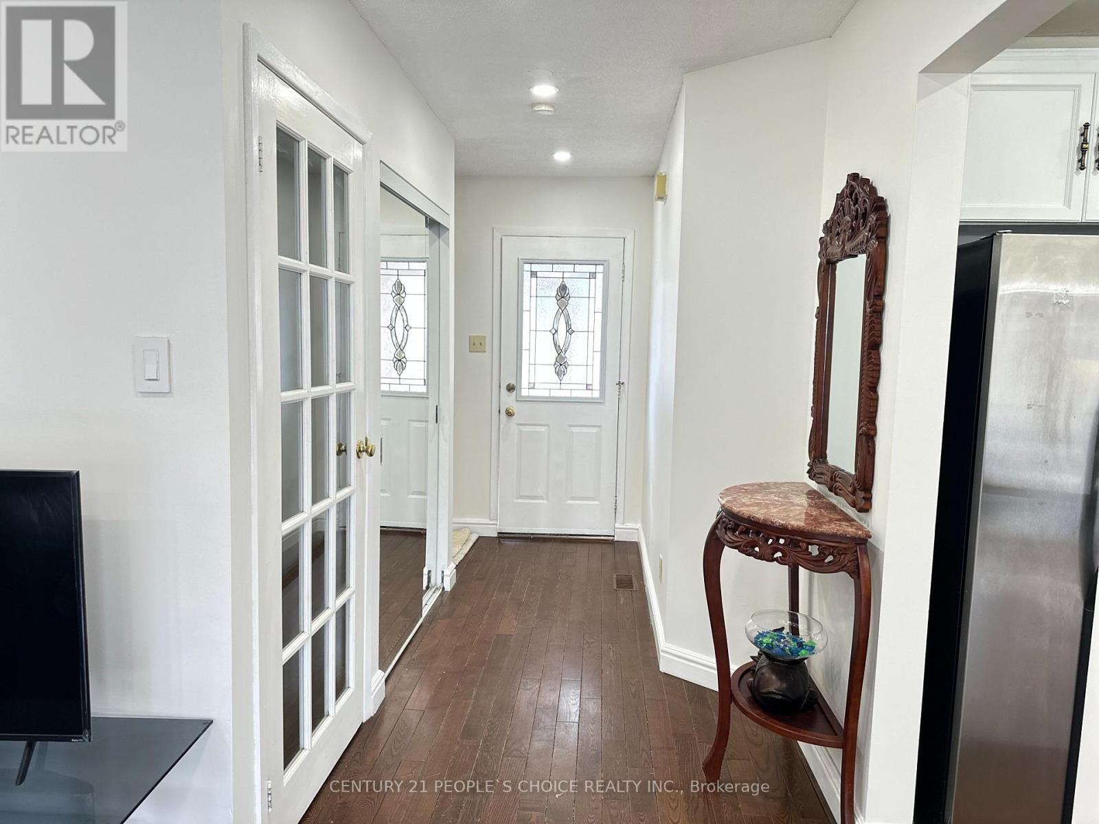 152 Observatory Lane, Richmond Hill, Ontario  L4C 8K8 - Photo 2 - N12726402