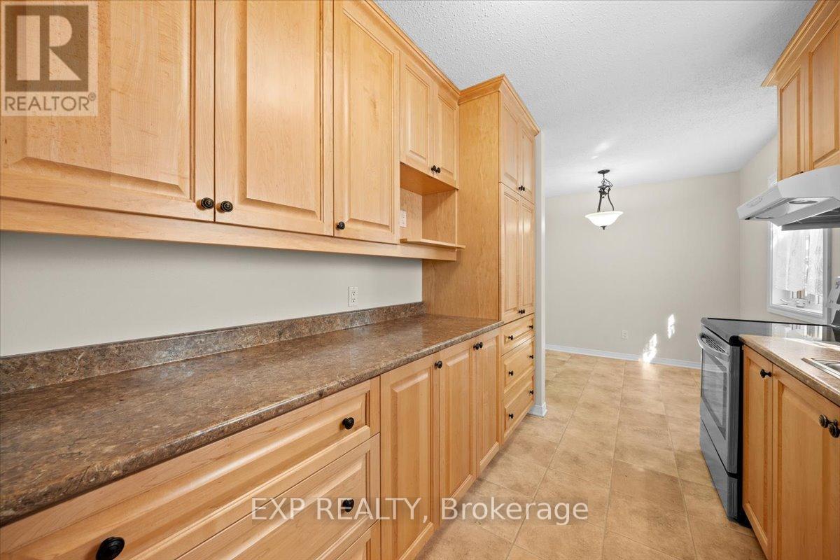 1678 Boisbriand Crescent, Ottawa, Ontario  K1C 4V5 - Photo 10 - X12450098