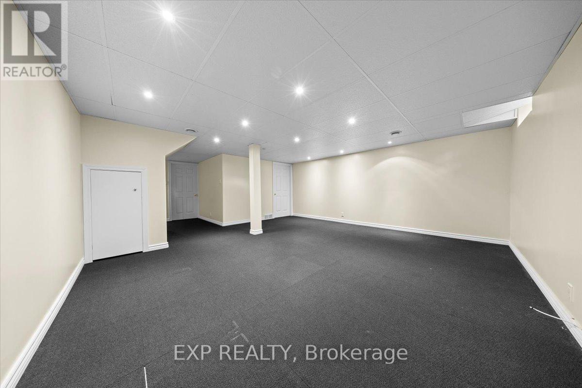 1678 Boisbriand Crescent, Ottawa, Ontario  K1C 4V5 - Photo 32 - X12450098