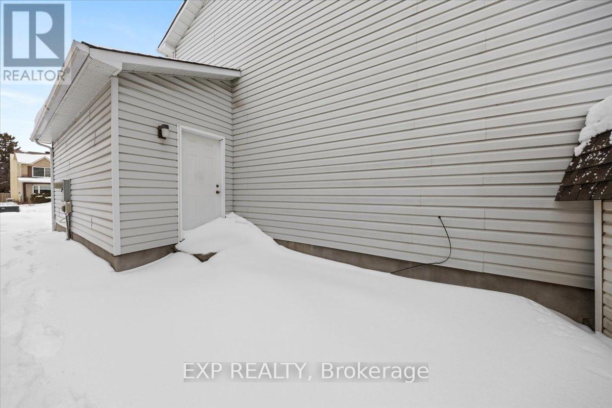 1678 Boisbriand Crescent, Ottawa, Ontario  K1C 4V5 - Photo 37 - X12450098