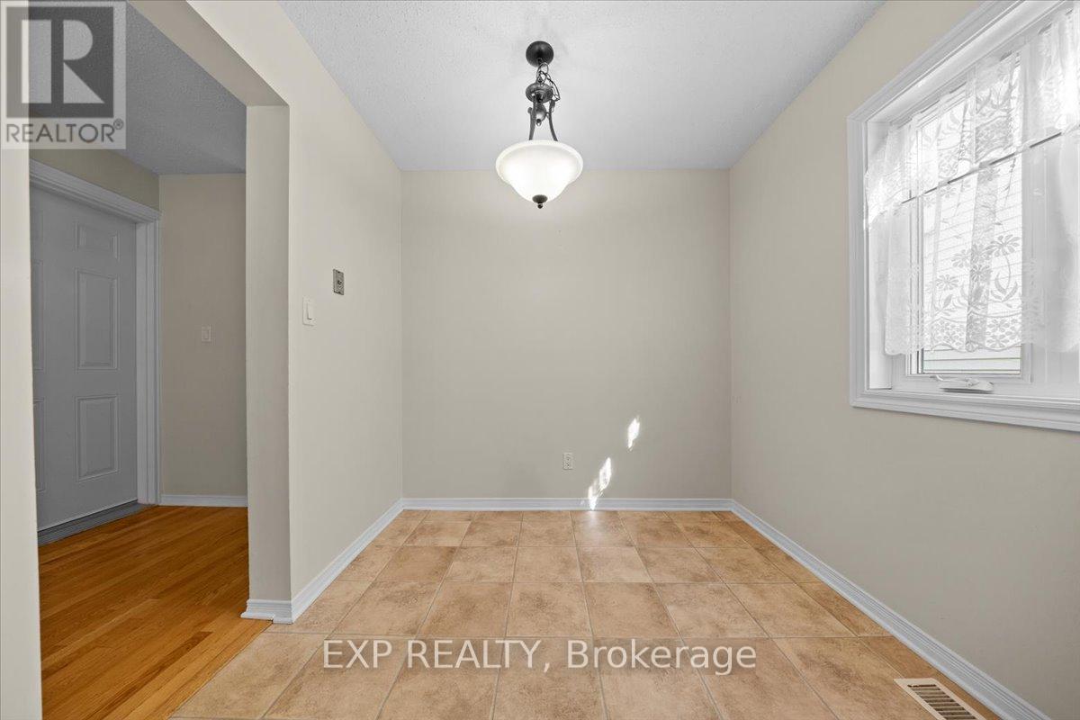 1678 Boisbriand Crescent, Ottawa, Ontario  K1C 4V5 - Photo 6 - X12450098