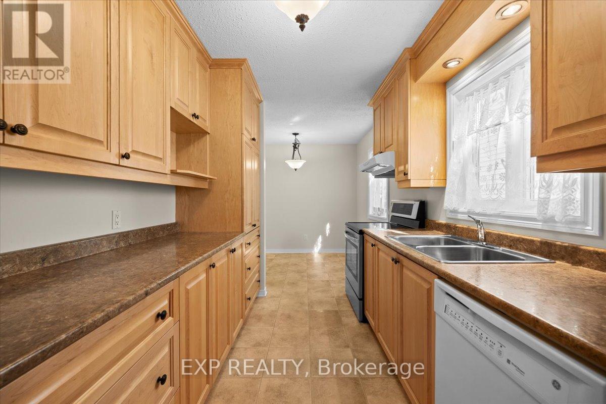 1678 Boisbriand Crescent, Ottawa, Ontario  K1C 4V5 - Photo 9 - X12450098