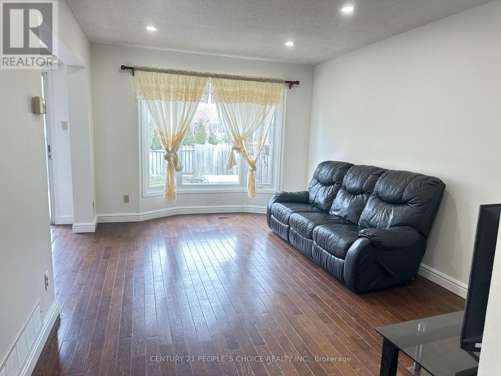 152 Observatory Lane, Richmond Hill, Ontario  L4C 8K8 - Photo 5 - N12726402