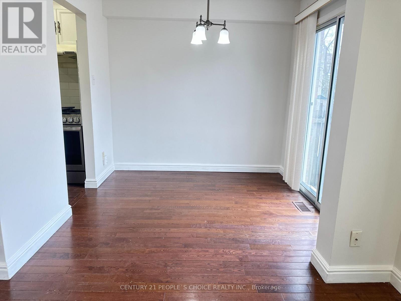 152 Observatory Lane, Richmond Hill, Ontario  L4C 8K8 - Photo 6 - N12726402