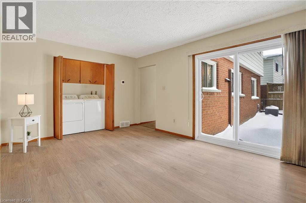 384 Dunvegan Drive, Waterloo, Ontario  N2K 2C5 - Photo 17 - 40800825